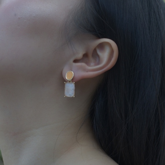 🍊🍑🥕 Orange Cream Stud Earrings - Picture 3 of 3